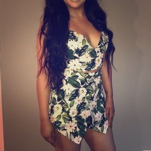 two piece tropical set;shorts w/front skirt detail